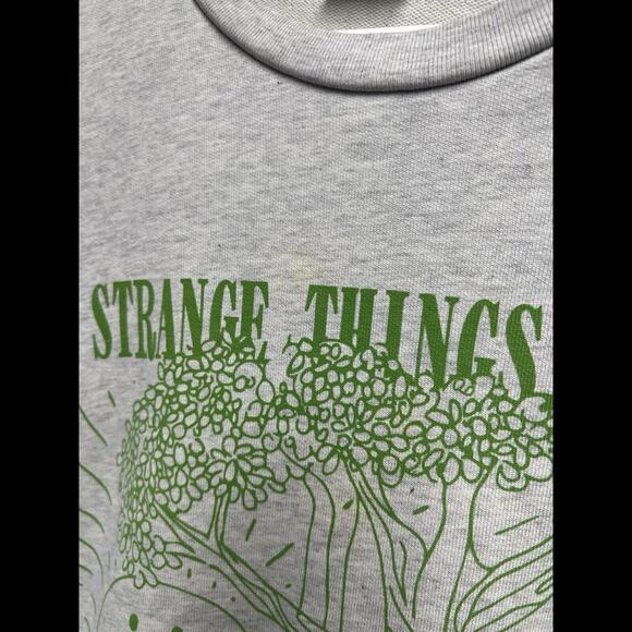 Levi’s Strange Things Happen Sweatshirt - Picture 8 of 8